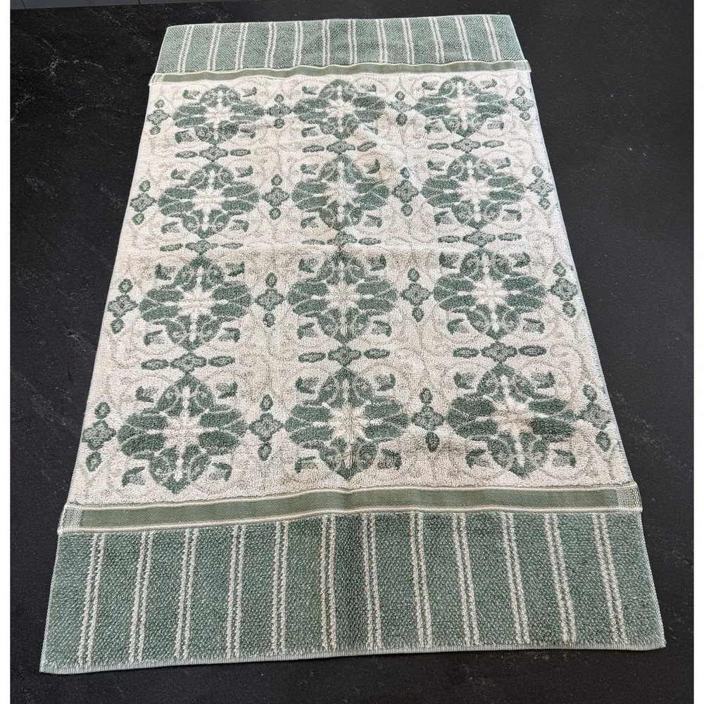 Fieldcrest Vintage Bath Towels Set of 2 Green White Damask 27x46 Cotton USA